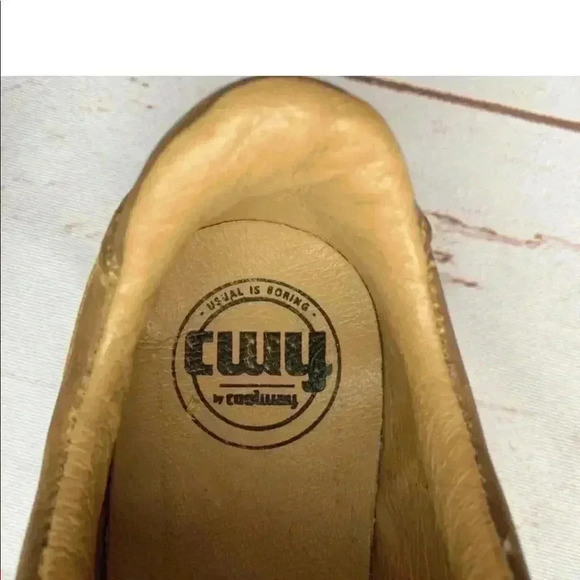 Coolway Leather Sneakers Size 9 (Fits like 8.5) - Picture 5 of 12